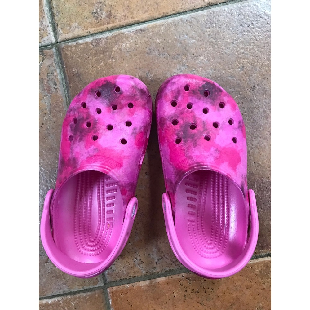 Pink youth crocs